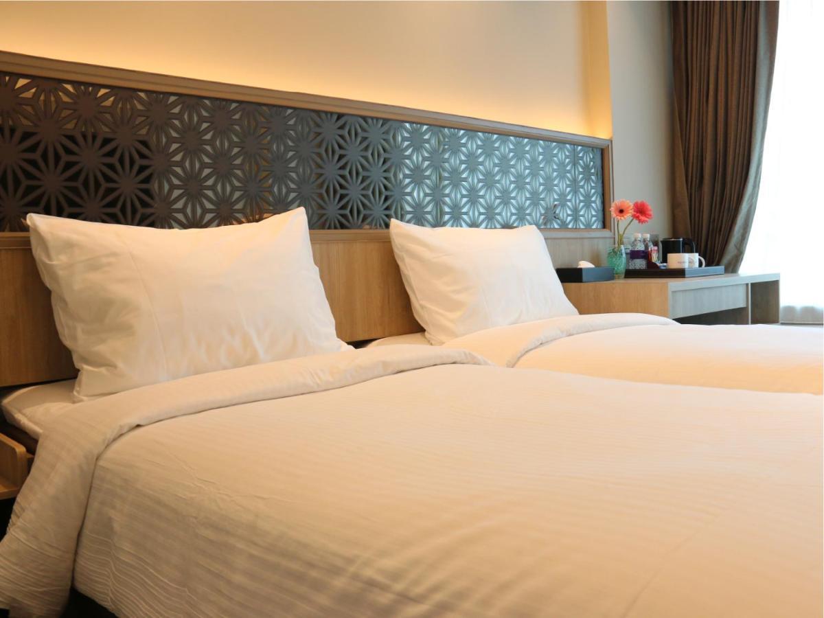 Aqueen Prestige Hotel Jalan Besar Сингапур Экстерьер фото