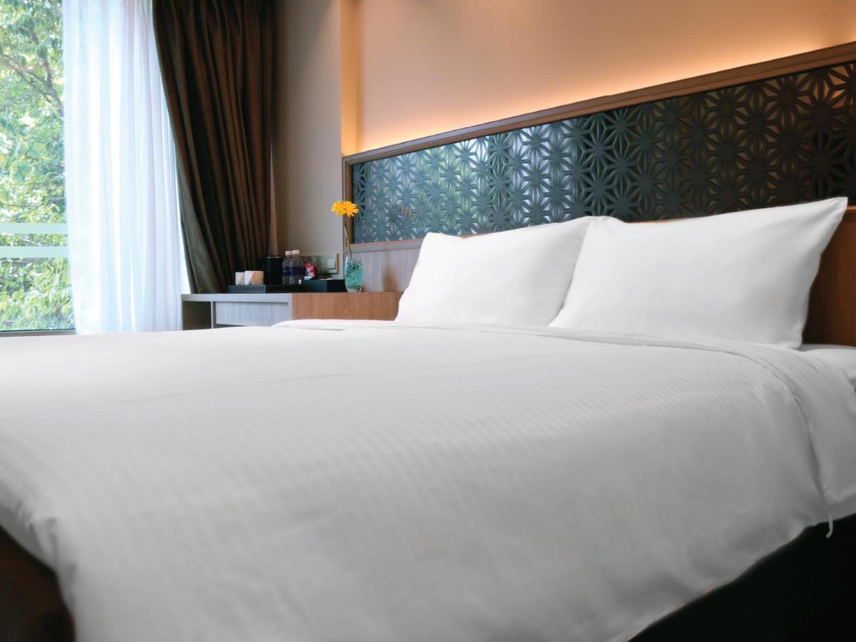 Aqueen Prestige Hotel Jalan Besar Сингапур Экстерьер фото