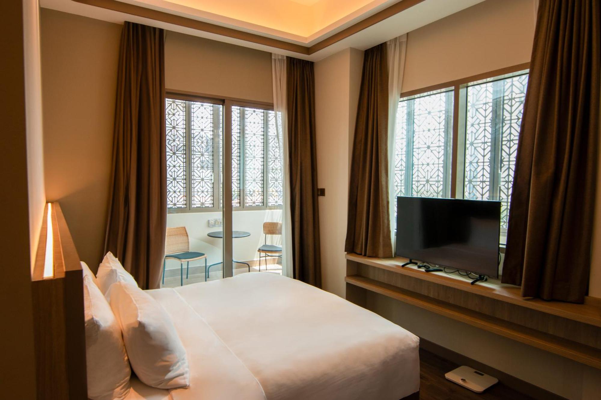 Aqueen Prestige Hotel Jalan Besar Сингапур Экстерьер фото