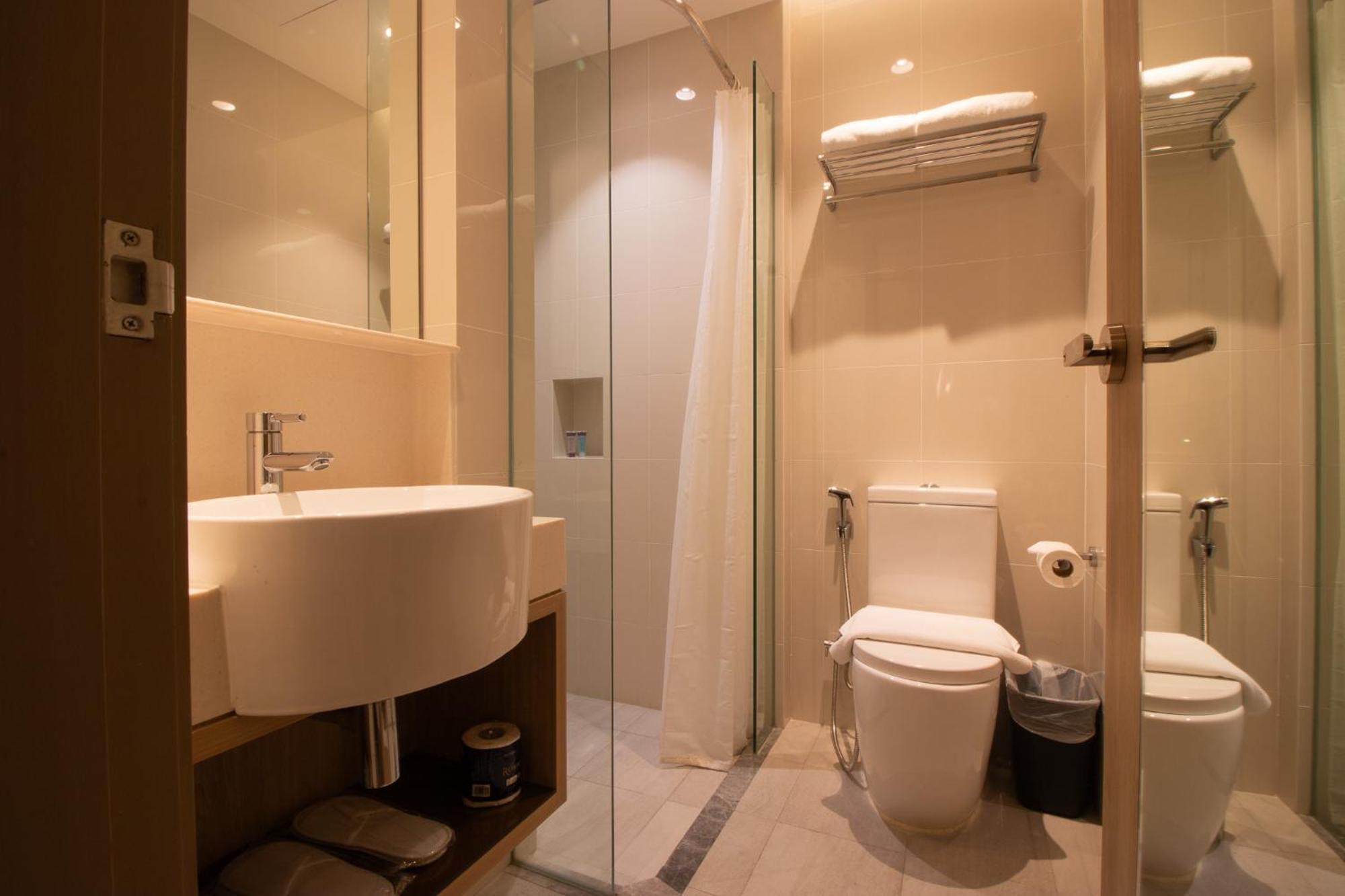 Aqueen Prestige Hotel Jalan Besar Сингапур Экстерьер фото