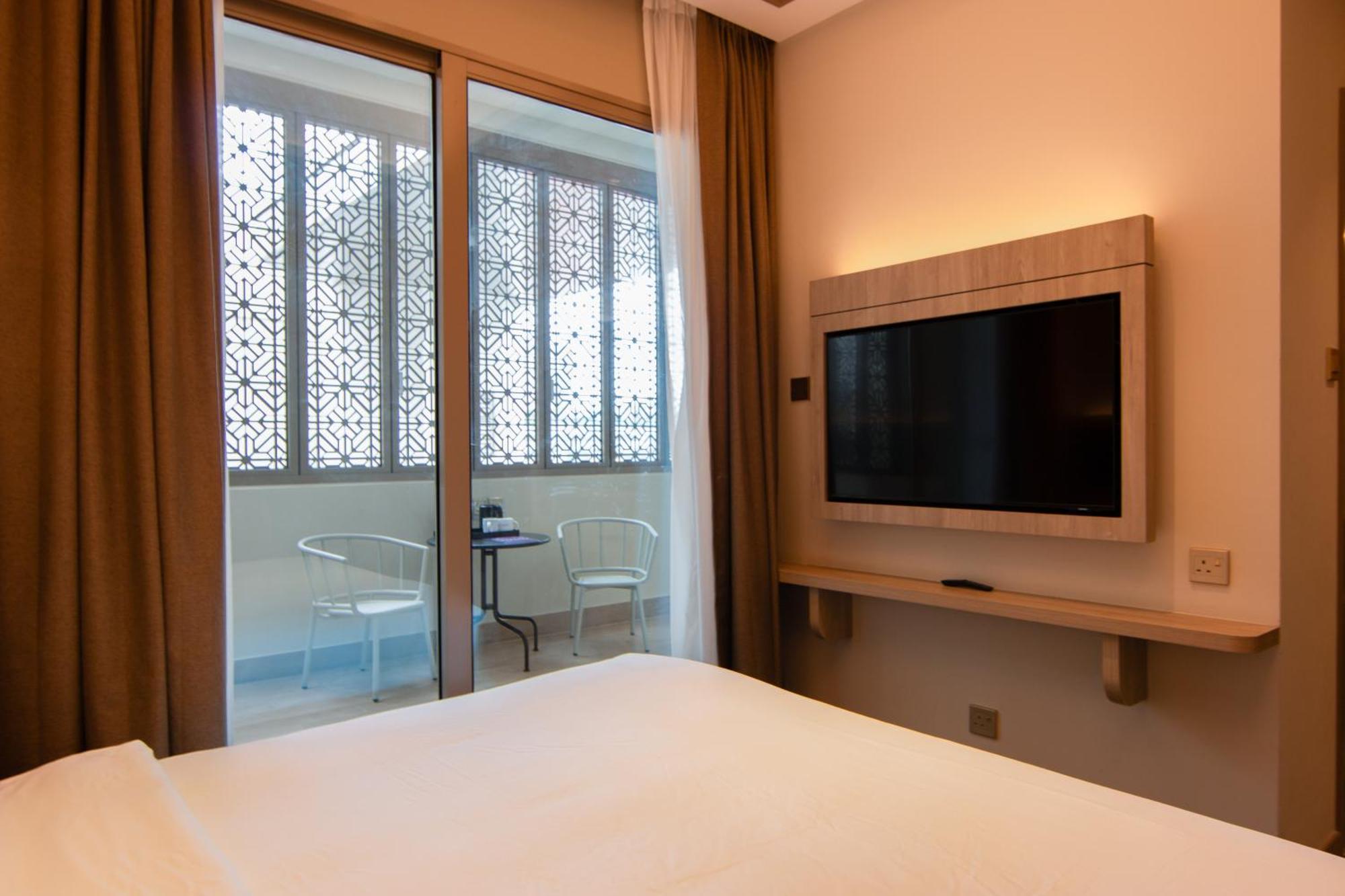 Aqueen Prestige Hotel Jalan Besar Сингапур Экстерьер фото